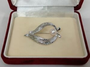 ミキモト ブローチ 大阪 買取 |直径 : 約3.8cm 幅 : 約1.6cmを高価買取しました。