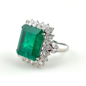 エメラルド 指輪 値段 ｜エメラルド[エメラルド デザインリング プラチナ 指輪 メレダイヤ リング 17号 Pt900 エメラルド ダイヤモンド レディース]を買取しました。【真珠買取リパール】