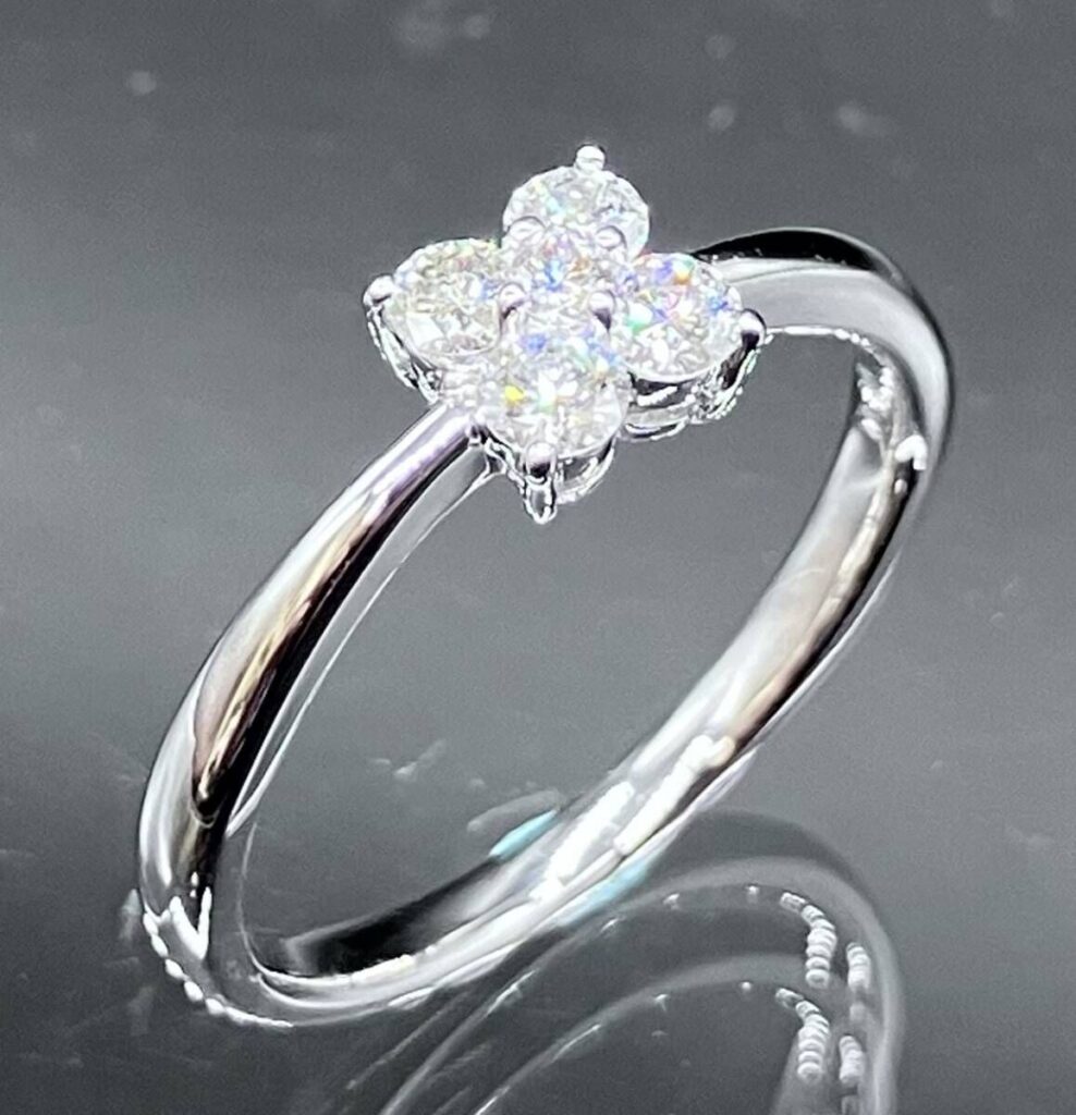 0.3カラット ダイヤ 値段 ｜ダイヤモンド[【鑑別書付き】 天然ダイヤモンド K18WG ホワイトゴールド リング 13号 総重量2.9g D0.3ctを買取しました。【真珠買取リパール】