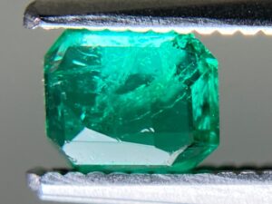 エメラルド 買取 ｜エメラルド[エメラルド 天然 0.476ct 中央宝石ソーティング付き 5.00㎜×4.06㎜×3.06㎜ ルース]を買取しました。【真珠買取リパール】