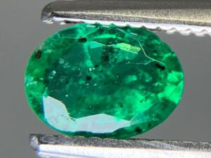 エメラルド 価値 ｜エメラルド[エメラルド 天然 0.531ct 宝石ソーティング付き 6.0㎜×4.6㎜×2.7㎜ ルース（ 裸石 ）]を買取しました。【真珠買取リパール】