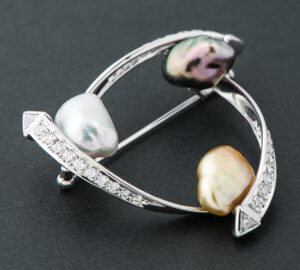 ダイヤモンド ブローチ 買取｜ダイヤモンド[ミキモト バロック パール(真珠) ダイヤモンド 計1.20ct 18金ホワイトゴールド ブローチ]を買取しました。【真珠買取リパール】