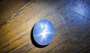 スターサファイア 値段 ｜サファイア買取[天然スターサファイア ルース 11.76ｃｔ]を買取しました。【真珠買取リパール】