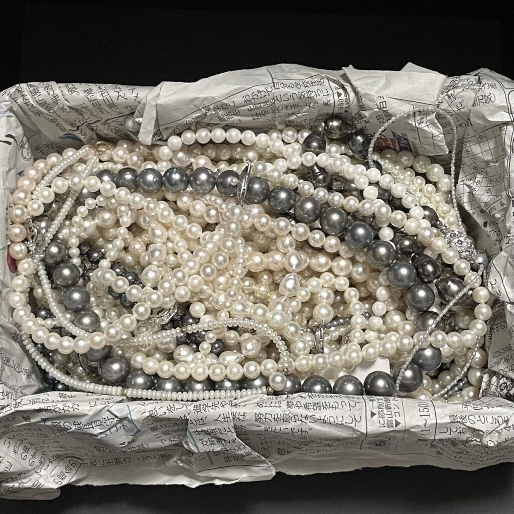 田崎 買取 ｜タサキ真珠 [タサキパールまとめ 約1.5kg ネックレス K18刻印 黒蝶真珠 タヒチパールなど]を買取しました。【真珠買取リパール】
