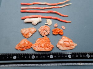 ピンク珊瑚買取価格 ｜珊瑚[本珊瑚　彫り物　まとめ　約206g]を買取しました。【真珠買取リパール】