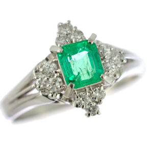 Pt900 エメラルド0.62ct ダイヤモンド0.2ct リング