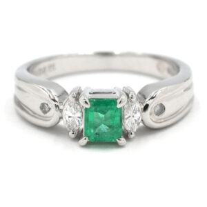 0.33ct天然エメラルドリング Pt900 0.15ct天然ダイヤモンド