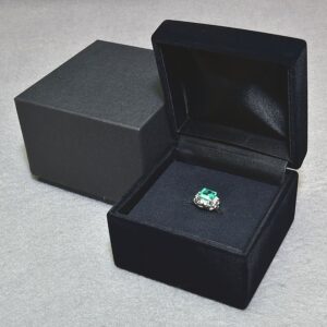 pt900指輪 ｜エメラルド[2.0ct天然エメラルドリング 15号 Pt900 0.1ct天然ダイヤモンド エメラルドカット 一粒エメラルドリング プラチナ 地金3.5g]を買取しました。【真珠買取リパール】