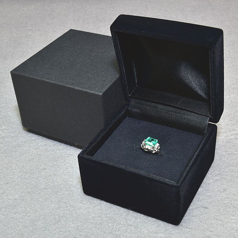 pt900指輪 ｜エメラルド[2.0ct天然エメラルドリング 15号 Pt900 0.1ct天然ダイヤモンド エメラルドカット 一粒エメラルドリング プラチナ 地金3.5g]を買取しました。【真珠買取リパール】