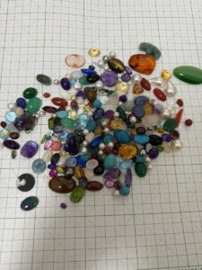 パール ルース 加工 ｜サファイア[ルース　 翡翠　おまとめ　総重量約 306g　　ルビー　サファイア　マベパール　ヒスイ　オパール　琥珀　真珠　貴石　　]を買取しました。【真珠買取リパール】