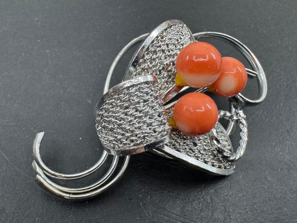 珊瑚 ブローチ ｜珊瑚[珊瑚　ブローチ　ヴィンテージ アクセサリー]を買取しました。【真珠買取リパール】