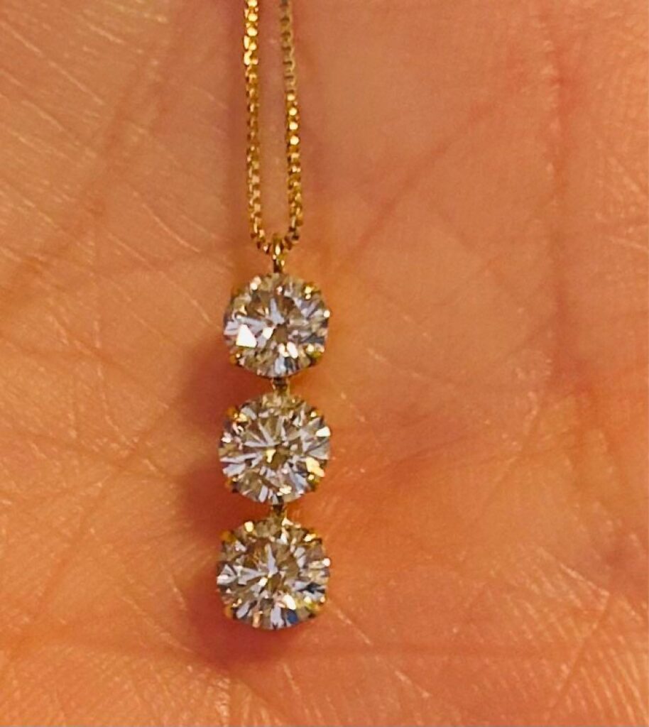 ダイヤ 0.9カラット 買取 ｜サファイア[計0.9ct トリロジーk18ダイヤネックレス]を買取しました。【真珠買取リパール】