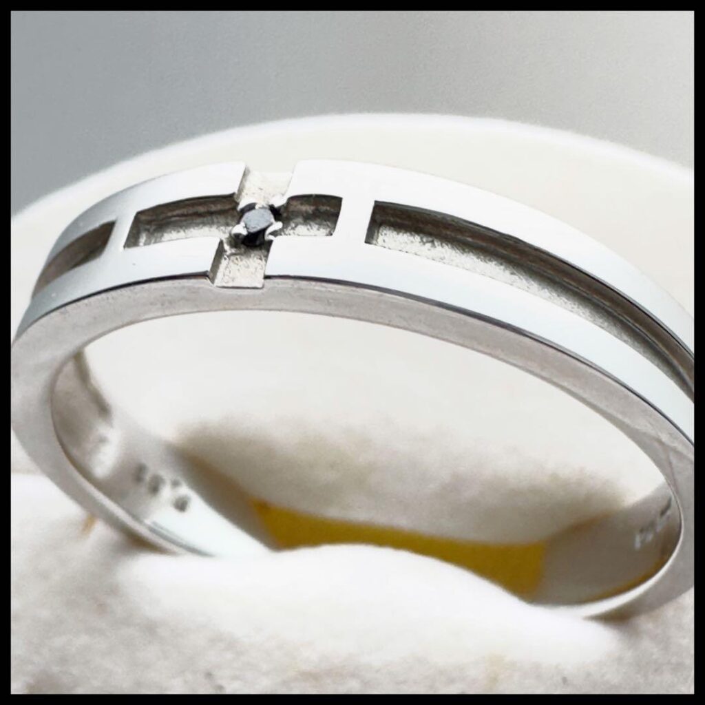 0.01カラット ダイヤ 値段 ｜ダイヤモンド[K10WG ブラックダイヤ0.01ct クロスデザイン リング 19号]を買取しました。【真珠買取リパール】