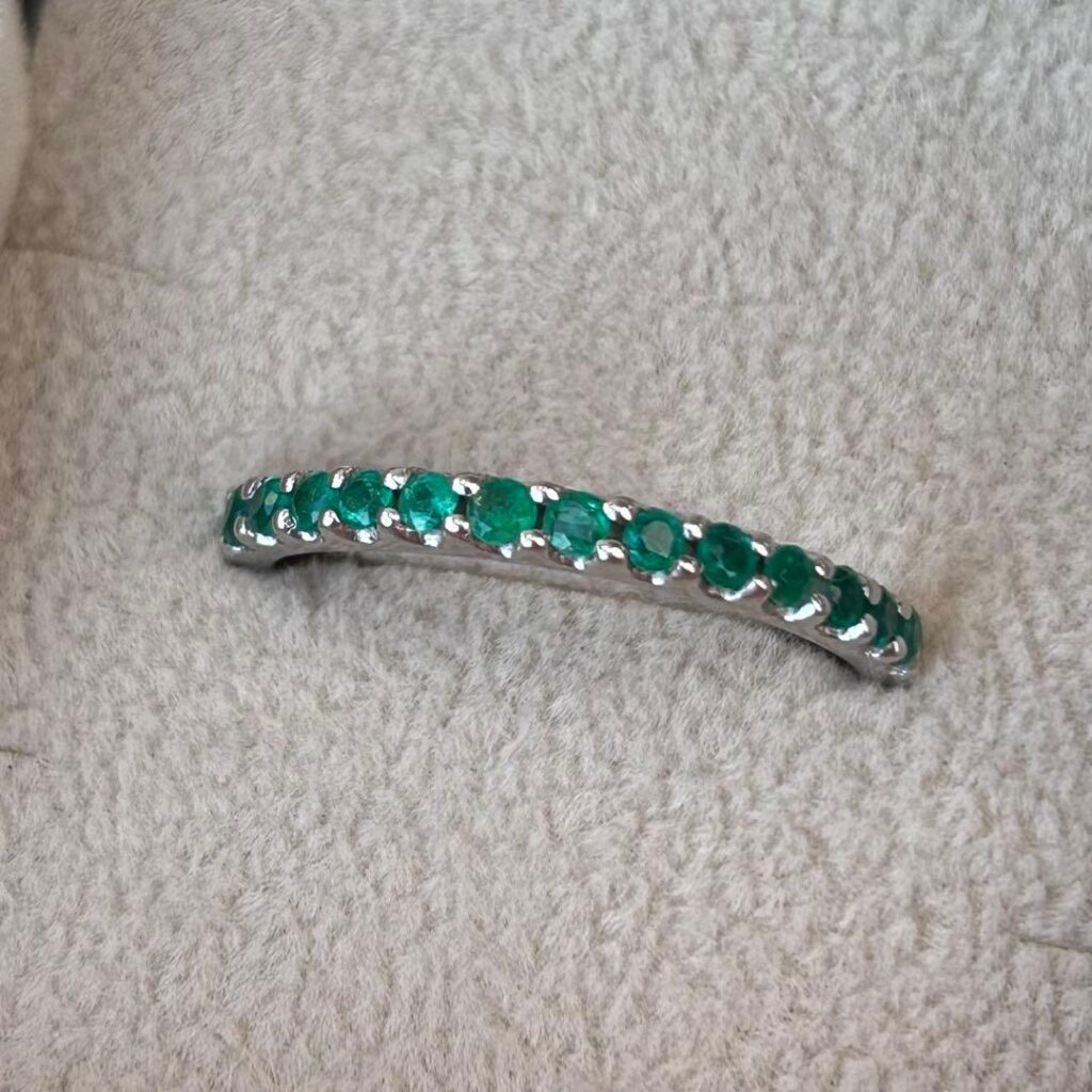 エメラルド 買取相場 ｜エメラルド[k18 エメラルド　0.31ct　ハーフエタニティリング]を買取しました。【真珠買取リパール】