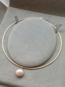 オメガネックレスとは｜真珠[K18オメガネックレス⭐マベパールチャーム]を買取しました。【真珠買取リパール】