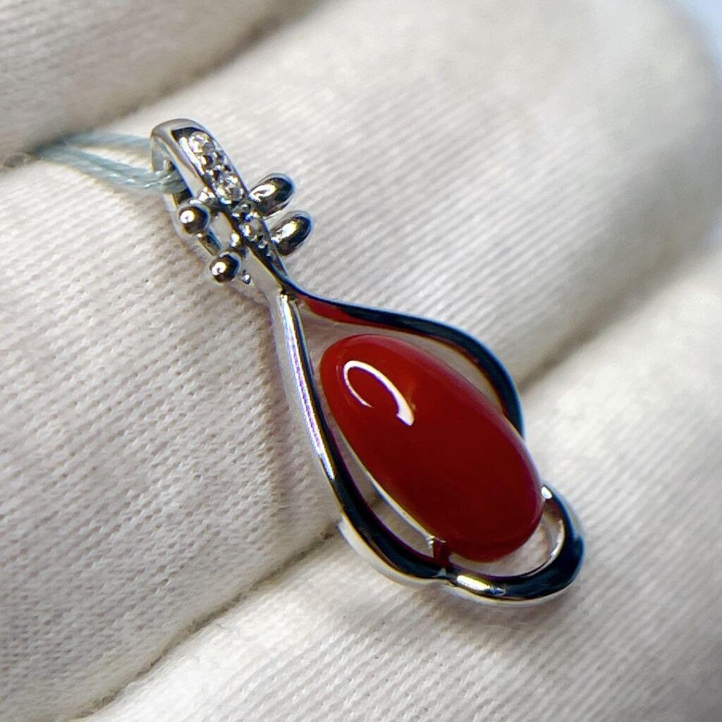 珊瑚 ペンダント ｜珊瑚[希少な血赤に近い 本赤珊瑚 ペンダントトップ シルバー]を買取しました。【真珠買取リパール】