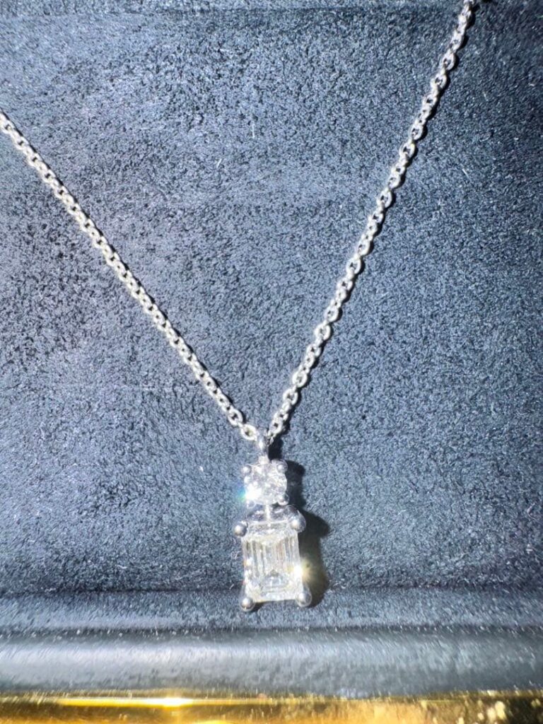 グラフ エメラルドカット ネックレス ｜ダイヤモンド[GRAFF 0.5エメラルドカットダイヤモンド ネックレス]を買取しました。【真珠買取リパール】