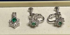 エメラルド 売却 ｜エメラルド[Pt900 エメラルド0.20ct ダイヤ0.29ctペンダント、イヤリング付]を買取しました。【真珠買取リパール】