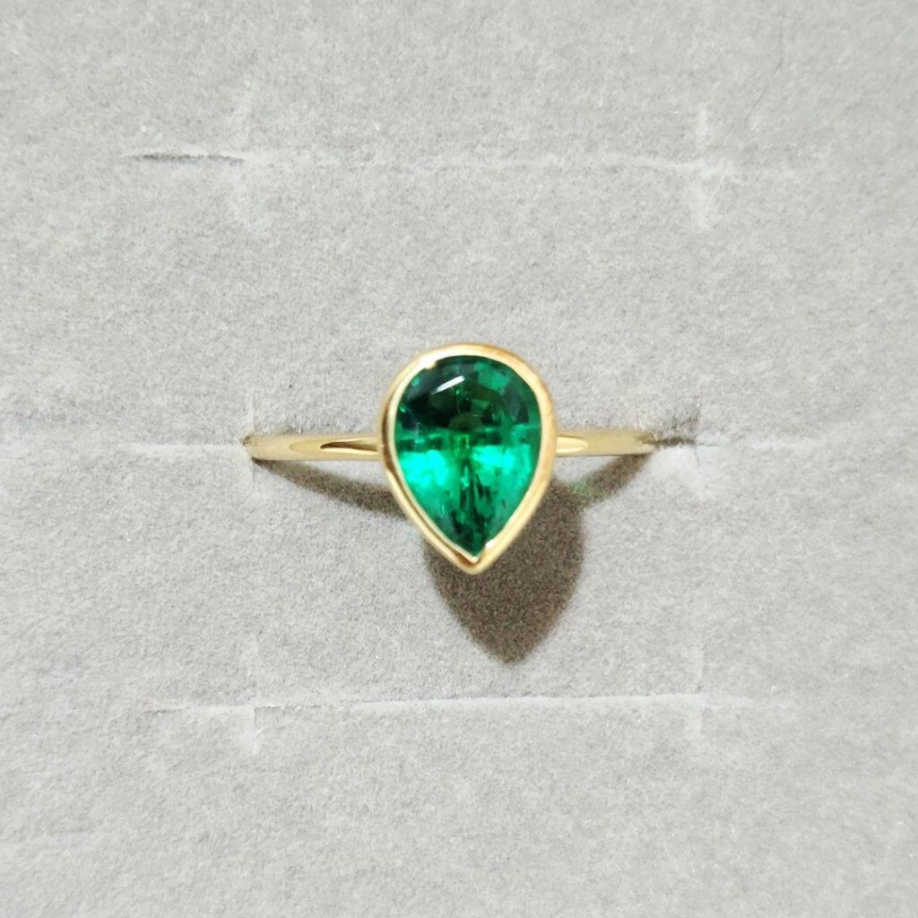 エメラルド 高い 理由 ｜エメラルド[京セラ 18金YGクレサンベールエメラルドリング]を買取しました。【真珠買取リパール】