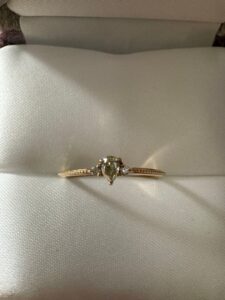 宝石 黄緑｜ダイヤモンド[K18 天然 グリーンダイヤモンド リング　0.1ct]を買取しました。【真珠買取リパール】