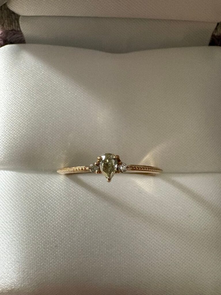 宝石 黄緑｜ダイヤモンド[K18 天然 グリーンダイヤモンド リング　0.1ct]を買取しました。【真珠買取リパール】
