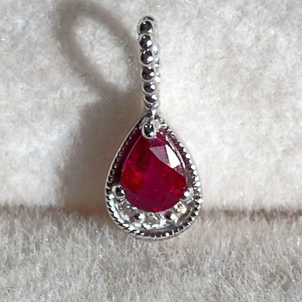 ピジョンブラッド 値段 ｜ルビー[ベーネベーネ 非加熱ルビー ダイヤモンド ペンダントトップ&チェーン K10]を買取しました。【真珠買取リパール】