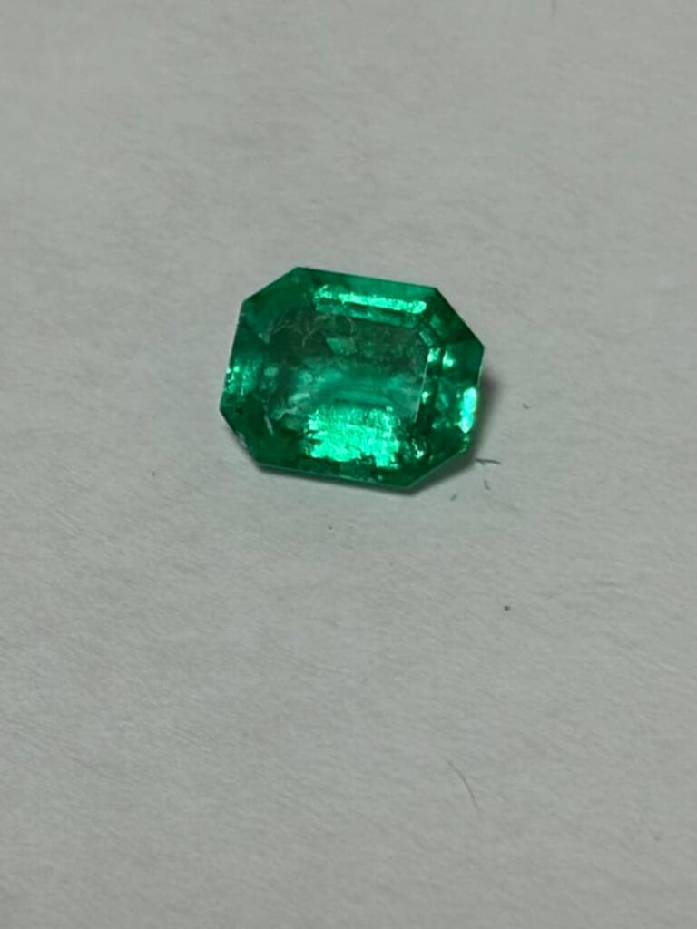 エメラルド 1カラット 値段 ｜エメラルド[エメラルドグリーン オクタゴンカット 1ct ルースストーン]を買取しました。【真珠買取リパール】