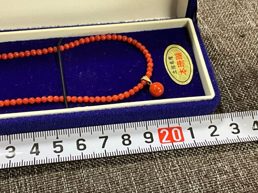 赤本 買い取り ｜珊瑚[血赤珊瑚　天然珊瑚 ネックレス 18金金具]を買取しました。【真珠買取リパール】