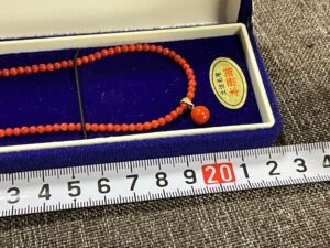 赤本 買い取り ｜珊瑚[血赤珊瑚　天然珊瑚 ネックレス 18金金具]を買取しました。【真珠買取リパール】