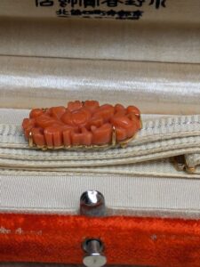 珊瑚 帯留め ｜珊瑚[珊瑚　K18　18金　帯留め　アンティーク　帯留　京都小野春]を買取しました。【真珠買取リパール】