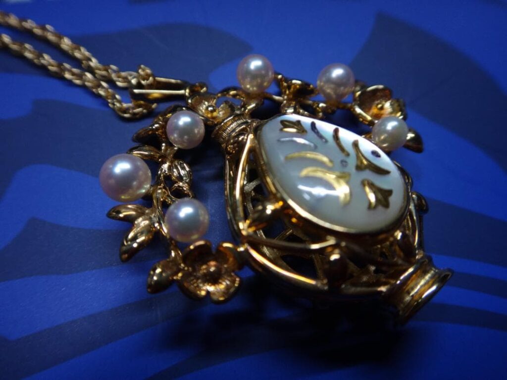 琥珀 買取 ｜貴金属[ミキモト　MIKIMOTO　ピクウェネックレス　K18]を買取しました。【真珠買取リパール】