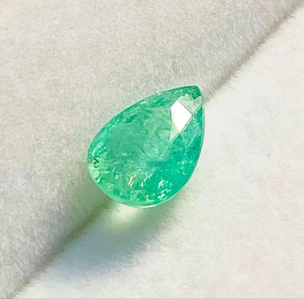 パパラチア サファイア 最高級 ｜サファイア[1.40ct 天然パライバトルマリン ルース S983 非加熱 鑑別書]を買取しました。【真珠買取リパール】