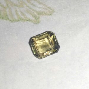 黄 緑 宝石 名前 ｜サファイア[タンザニア産 非加熱 0.97ct 天然イエローグリーンサファイア ルース]を買取しました。【真珠買取リパール】