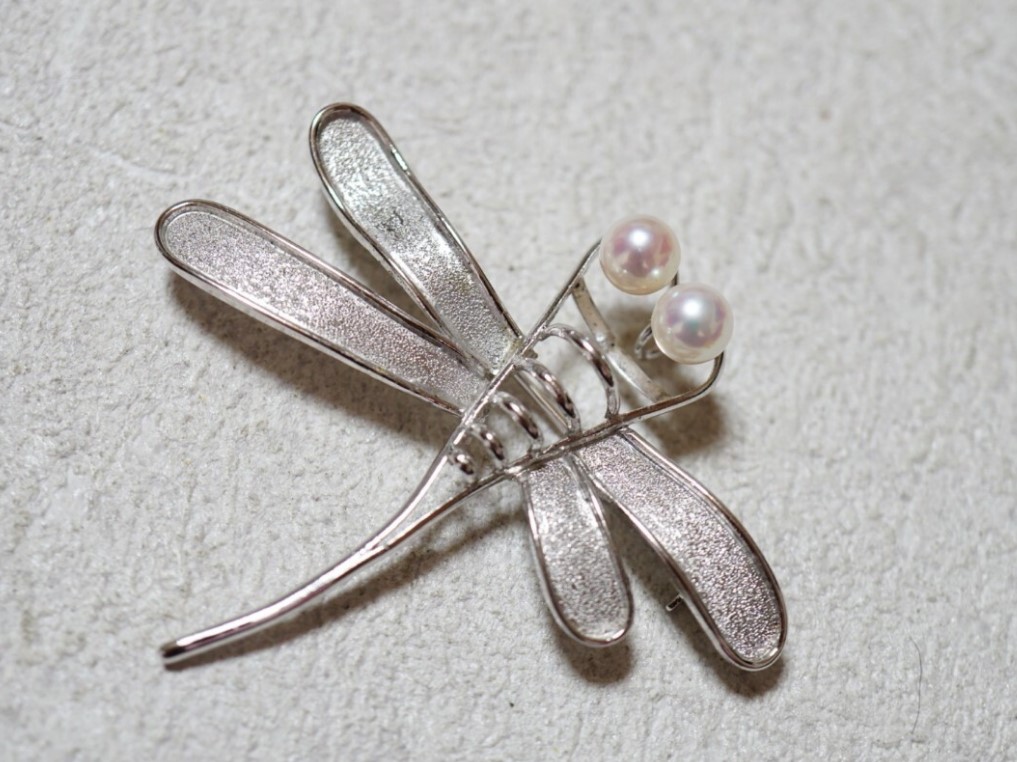 ブローチ アコヤ真珠 買取 ｜昆虫 シルバー ブローチ