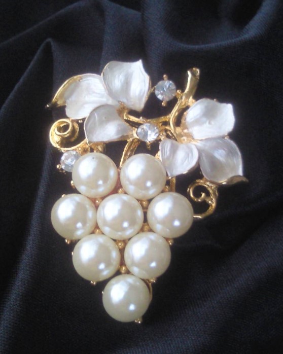 ブローチ 花珠真珠 買取 ｜葡萄パール大玉ブローチ