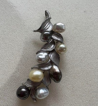 ブローチ ケシ真珠 買取 ｜リーフモチーフ パールブローチを高価買取しました。