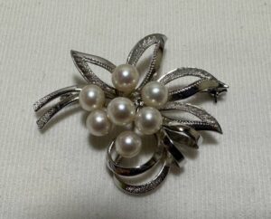 ブローチ 花珠真珠 買取 ｜アコヤ パールブローチ