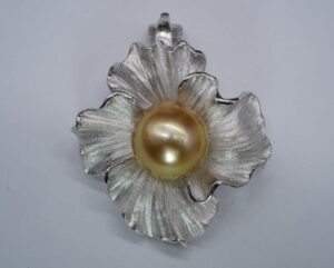 ブローチ ゴールデンパール 買取 ｜パールブローチ