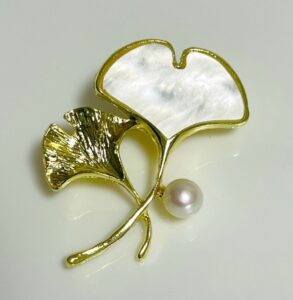 ブローチ 淡水パール 買取 ｜ゴールドカラー パールブローチ
