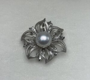 ブローチ 白蝶真珠 買取 ｜オーロラピーコック パールブローチ 約13.6g