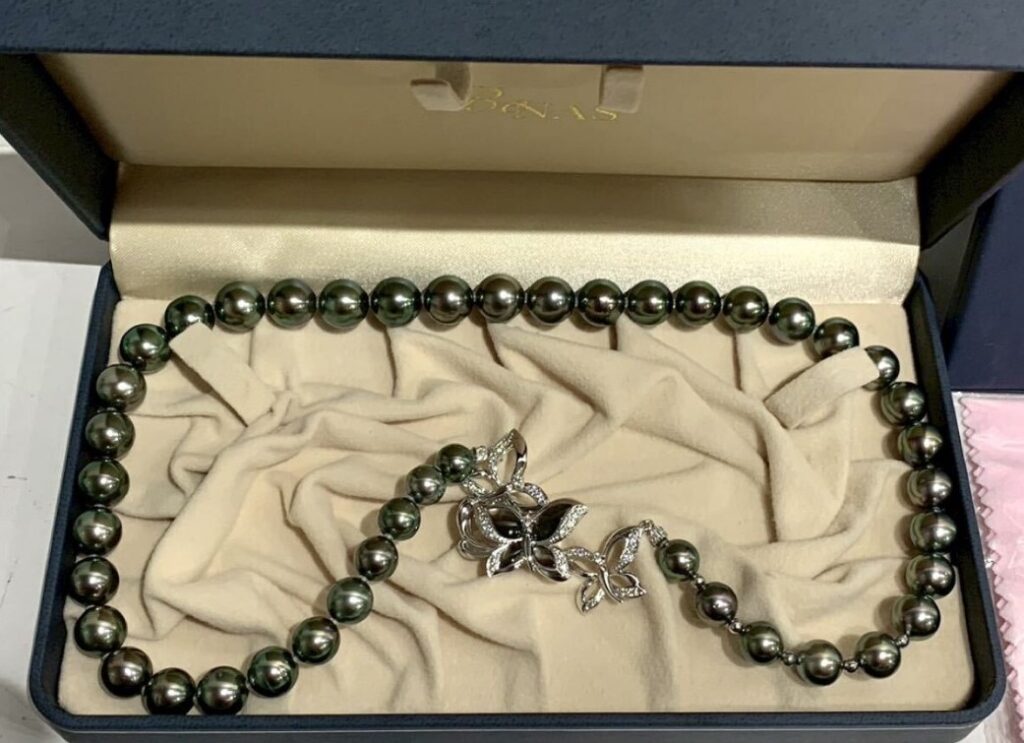 ネックレス 黒蝶真珠 買取 ｜オーロラピーコック パールネックレス