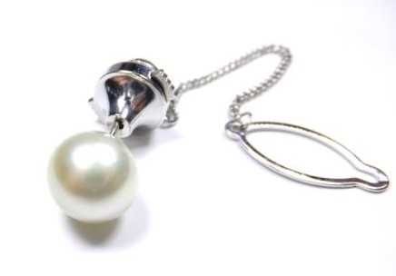 ネクタイピン 白蝶真珠 買取 ｜グリーンゴールド系 パールネクタイピン 約4.5g