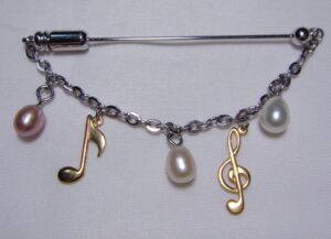 ブローチ 淡水パール 買取 ｜音符 パールブローチ