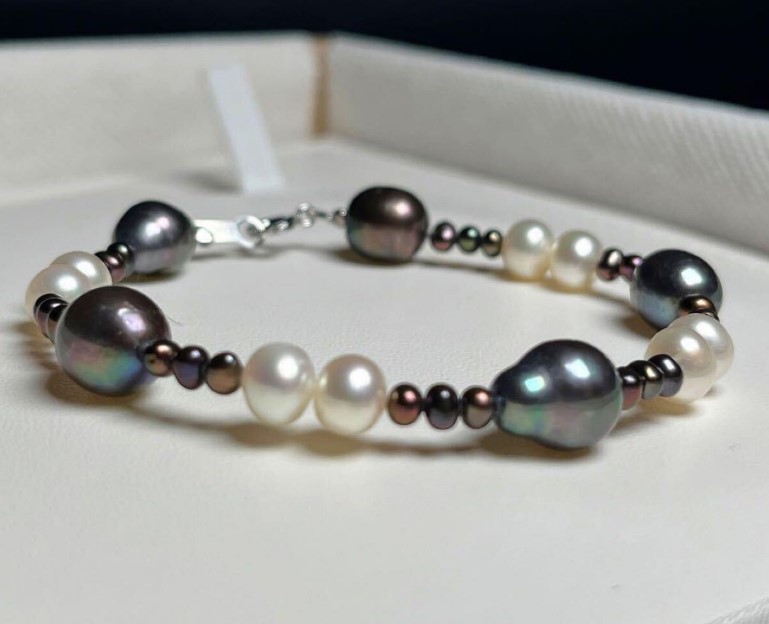 ブレスレット 黒蝶真珠 買取 ｜タヒチ マルチカラー パールブレスレット