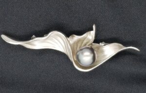 ブローチ 黒蝶真珠 買取 ｜パールブローチ 8.8g