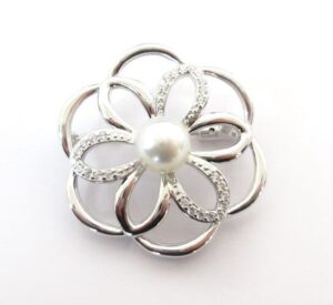 ブローチ 白蝶真珠 買取 ｜フラワーモチーフ パールブローチ