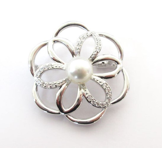 ブローチ 白蝶真珠 買取 ｜フラワーモチーフ パールブローチ