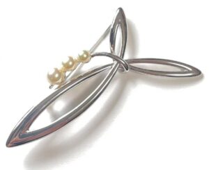 ブローチ マジョリカパール 買取 ｜リボン風 パールブローチ