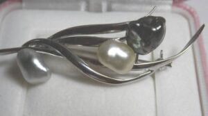 ブローチ ケシ真珠 買取 ｜パールブローチ