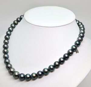 南洋 真珠 価値 ｜黒蝶真珠[ミキモト　Mチャーム付きネックレス]を買取しました。【真珠買取リパール】